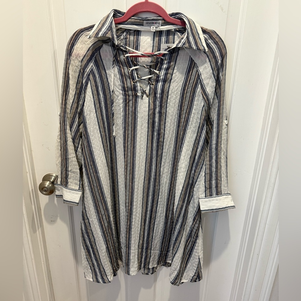 NWT super cute Women's Striped beachy boho cover up Or long shirt